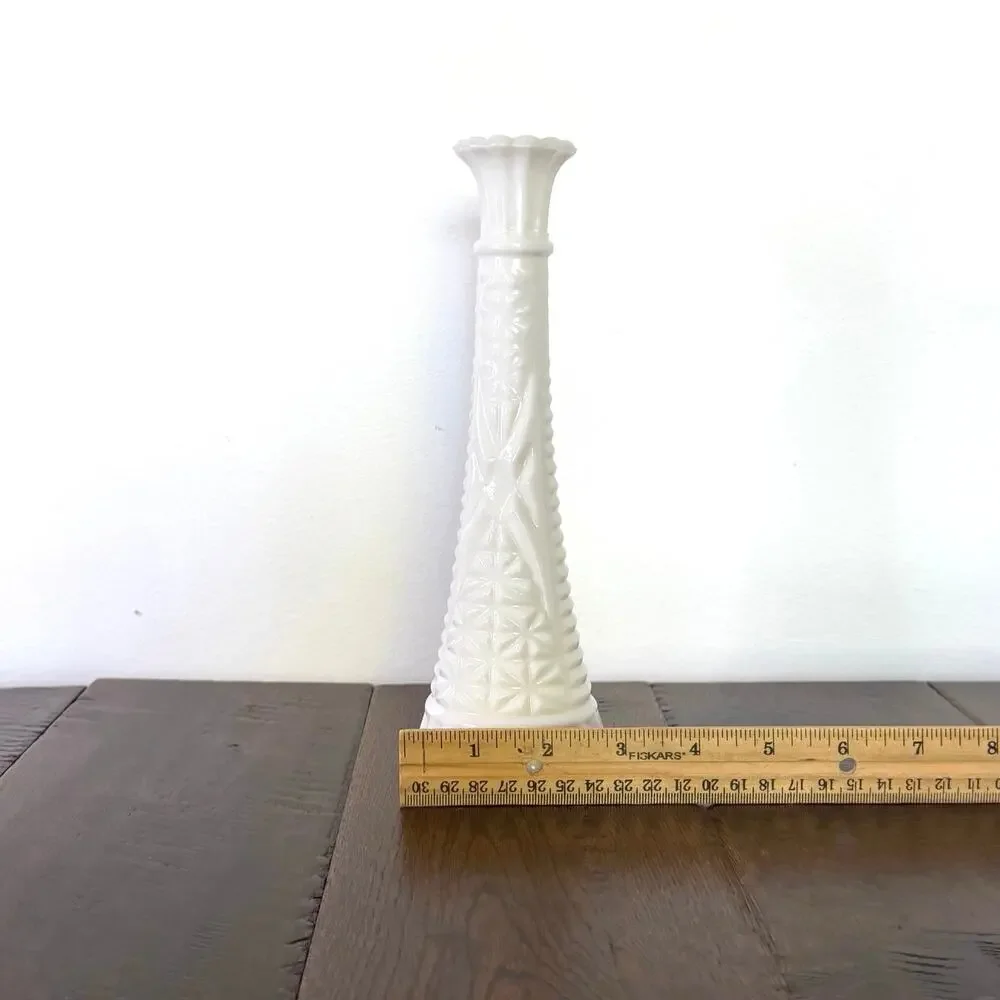 Vintage Anchor Hocking Milk Glass Bud Vase – Classic White Decorative Vase
